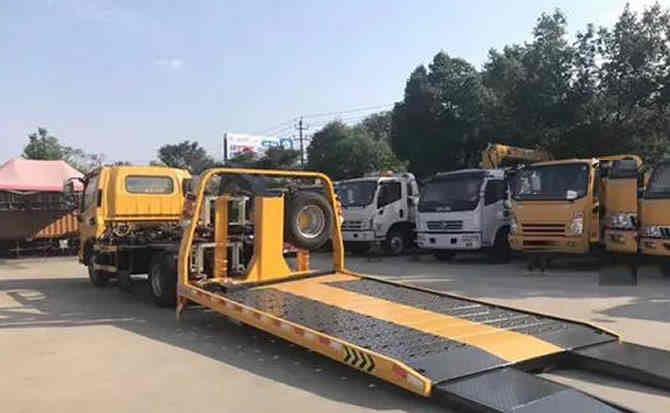 文成汽车中途维修案例